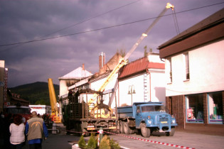 V roku 2004 žiaľ pôvodná časť Palárikovho domu zhorela